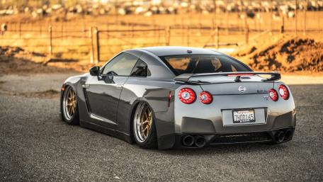 Sleek Grey Sports Car Wallpaper for Automotive Enthusiasts wallpaper