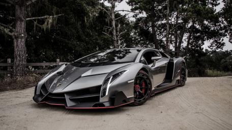 Sleek Lamborghini on a Scenic Pathway wallpaper