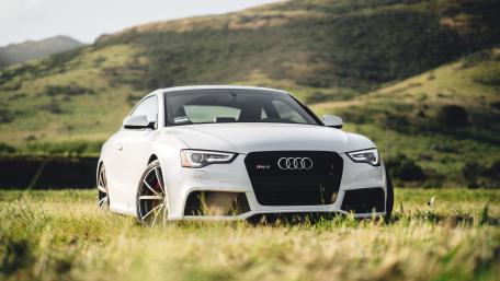 Sleek Audi RS5 in Natural Surroundings wallpaper