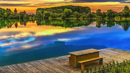 Serenity by the Water's Edge wallpaper