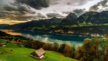 Serene Mountain Landscape at Dusk wallpaper