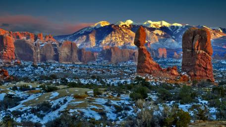 Balanced Rock, Arches National Park wallpaper