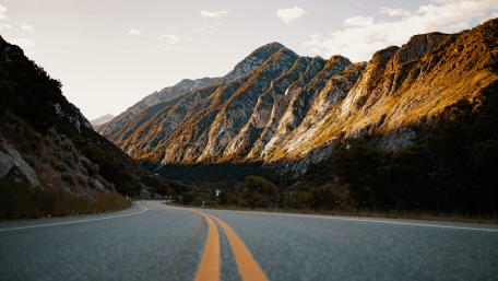 Road to Serene Mountain Views wallpaper