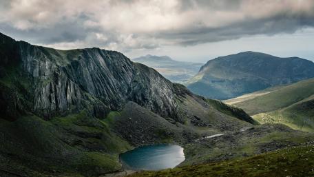 Tranquil Mountain Lake View wallpaper