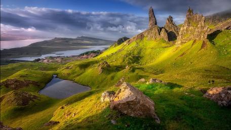 The Storr,  Isle of Skye wallpaper