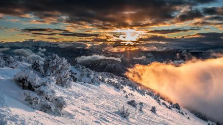 Winter Wonderland at Sunset wallpaper