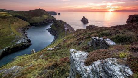 Serene Coastal Bay at Sunset wallpaper