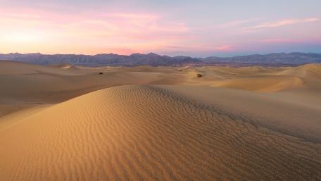 Serene Desert Landscape at Dusk wallpaper