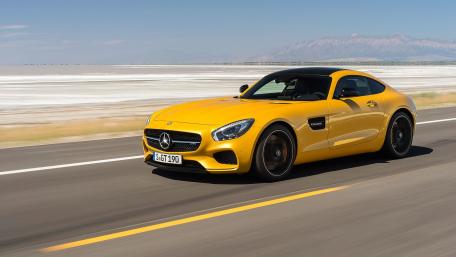 Vibrant Mercedes Dream Car in Motion wallpaper