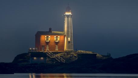 Twilight Serenity at the Lighthouse wallpaper