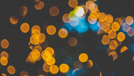 Warm Bokeh Lights for Romantic Ambiance wallpaper