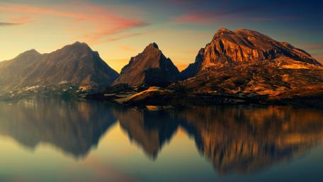 Majestic Mountain Reflection at Dawn wallpaper