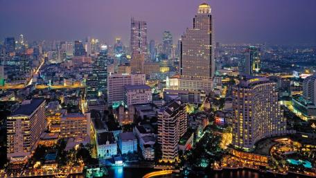 Vibrant Cityscape at Nighttime Glow wallpaper