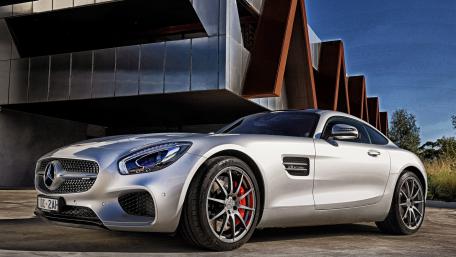 Sleek Silver Mercedes Sports Car Wallpaper wallpaper