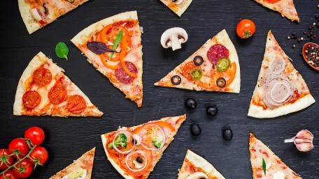 Delicious Slices of Gourmet Pizza Delight wallpaper