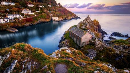 Serene Coastal Escape with Captivating Views wallpaper
