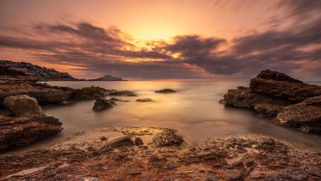 Serene Coastal Sunset View wallpaper