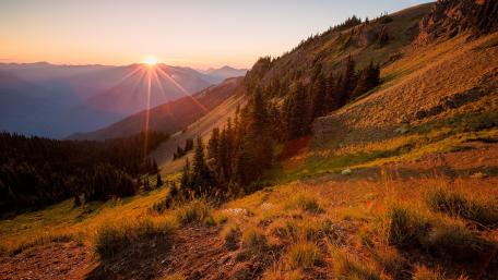 Breathtaking Sunset Over Mountain Landscape wallpaper