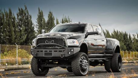 Powerful Ford F750 Super Duty Truck Wallpaper wallpaper