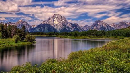 Serenity of Mountains and Reflections in Nature's Beauty wallpaper