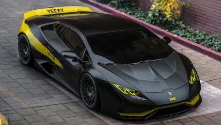 Futuristic Black and Yellow Sports Car Design wallpaper