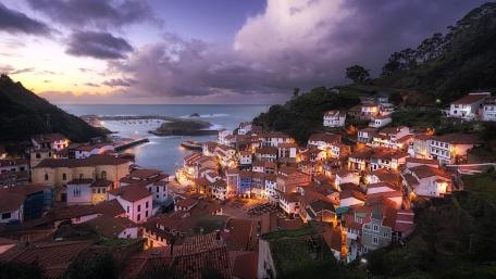 Charming Coastal Village at Dusk wallpaper