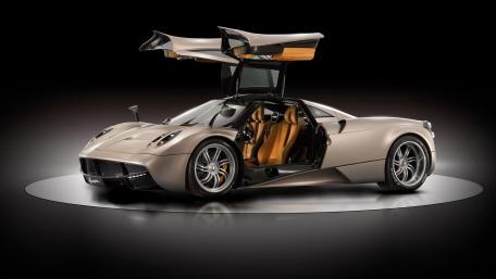 Sleek Elegance of a Pagani Huayra wallpaper