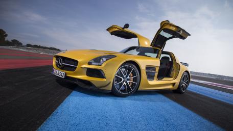 Sleek Golden Mercedes-Benz Dreams Come True wallpaper