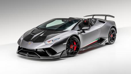 Sleek Lamborghini Huracan in Stunning Detail wallpaper