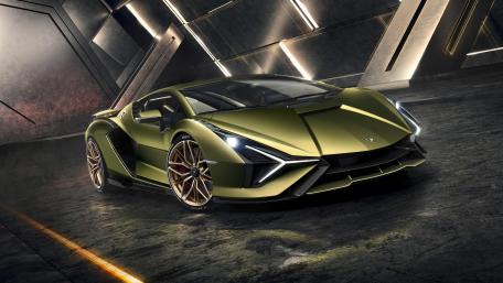 Sleek Lamborghini in Stunning 5K Quality wallpaper