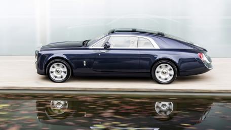 Sleek Elegance of Luxury Automobiles wallpaper