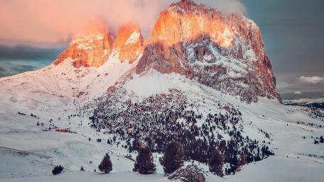 Majestic Snowy Mountain View wallpaper