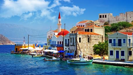 Coastal Charm of a Picturesque Town wallpaper
