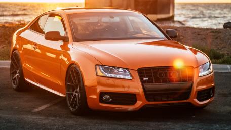 Vibrant Audi S5 in Sunset Glow wallpaper