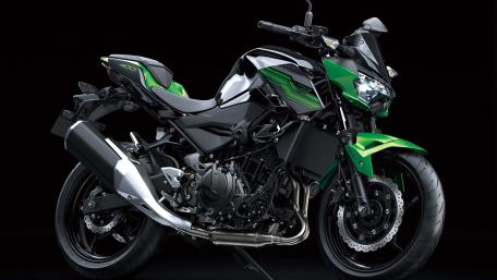 Sleek Green Motorcycle in 4K Detail wallpaper