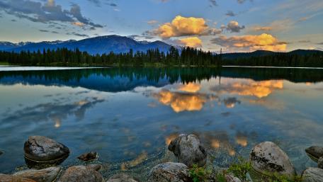 Tranquil Reflections in Nature's Serenity wallpaper