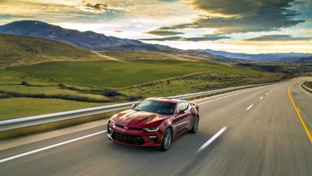 Dynamic Ride through Scenic Landscapes wallpaper