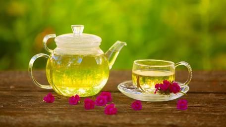 Refreshing Herbal Tea Experience for Serenity wallpaper