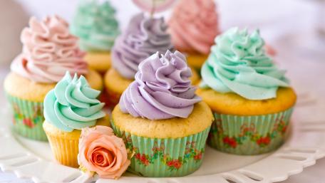 Delightful Colorful Cupcakes for Your Desktop Wallpaper wallpaper