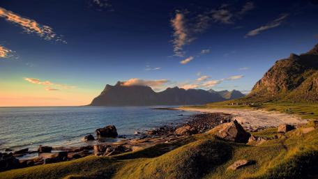 Serene Coastal Landscape at Sunset wallpaper