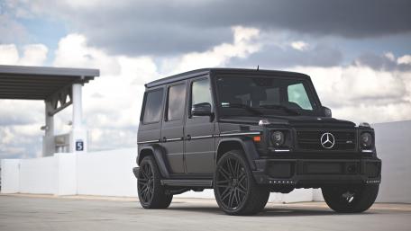 Sleek Black Mercedes G-Class Wallpaper wallpaper