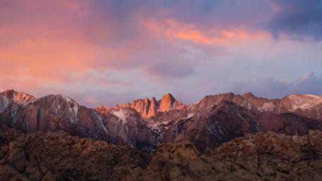 Majestic Mountain Sunset Scene wallpaper