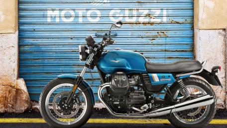 Sleek Moto Guzzi Motorcycle Wallpaper Design wallpaper