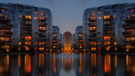 Modern Urban Reflection in Evening Light wallpaper