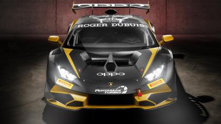 Racing Glory of a Lamborghini Huracán GT3 wallpaper