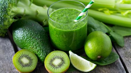 Vibrant Green Smoothie Delight wallpaper