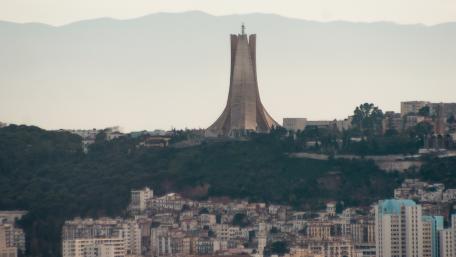 Majestic Cityscape Overlooking the Monumental Landscape wallpaper