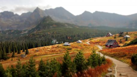 Gasienicowa valley in Tatra Mountains, Poland wallpaper