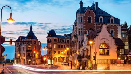 Charming Cityscape at Dusk wallpaper