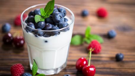 Fresh Blueberry Yogurt Delight with Mint Garnish wallpaper